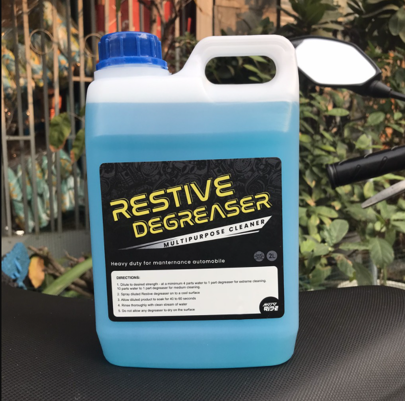 Dung dịch rửa xe Restive Degreaser chai 2 lít