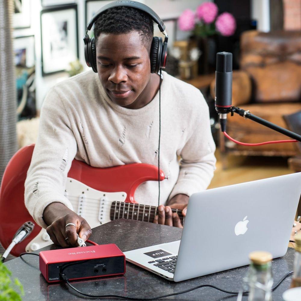 Focusrite Scarlett 2i2 Gen 3 Studio