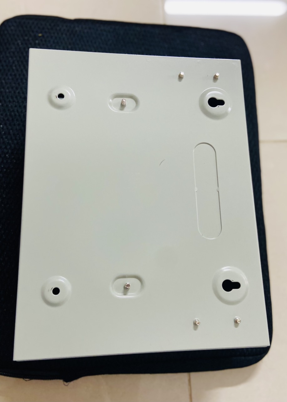 Tủ điện âm tường Sino 9 đường Model EM-9PL