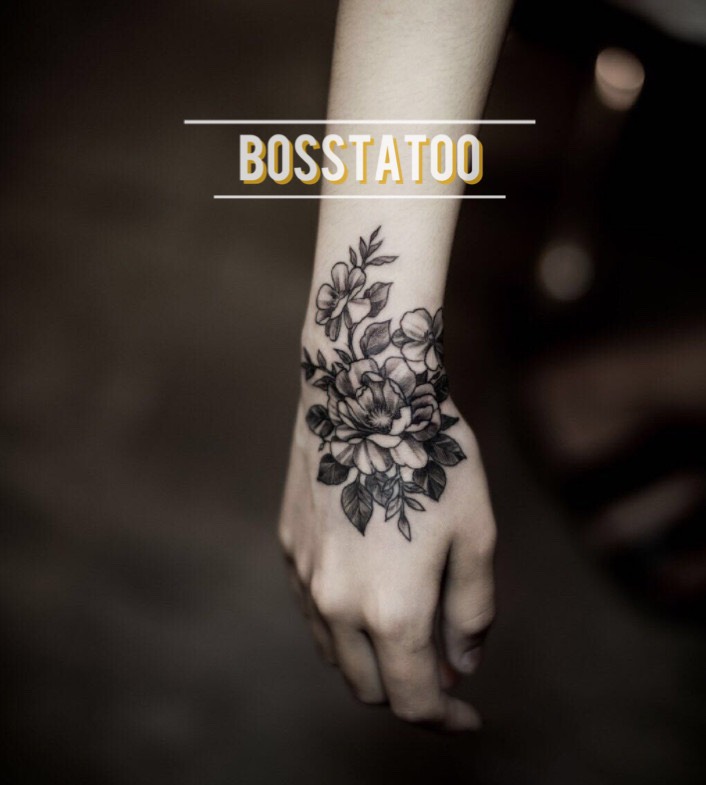 Roses have always been one of the symbols of love and femininity.  With beautiful rose tattoo patterns on your wrist, you will add charm and stand out.  Click on the image to discover more about this tattoo pattern.