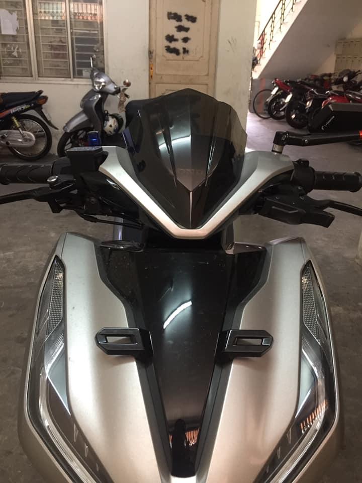 Chắn gió cho xe vario 2018