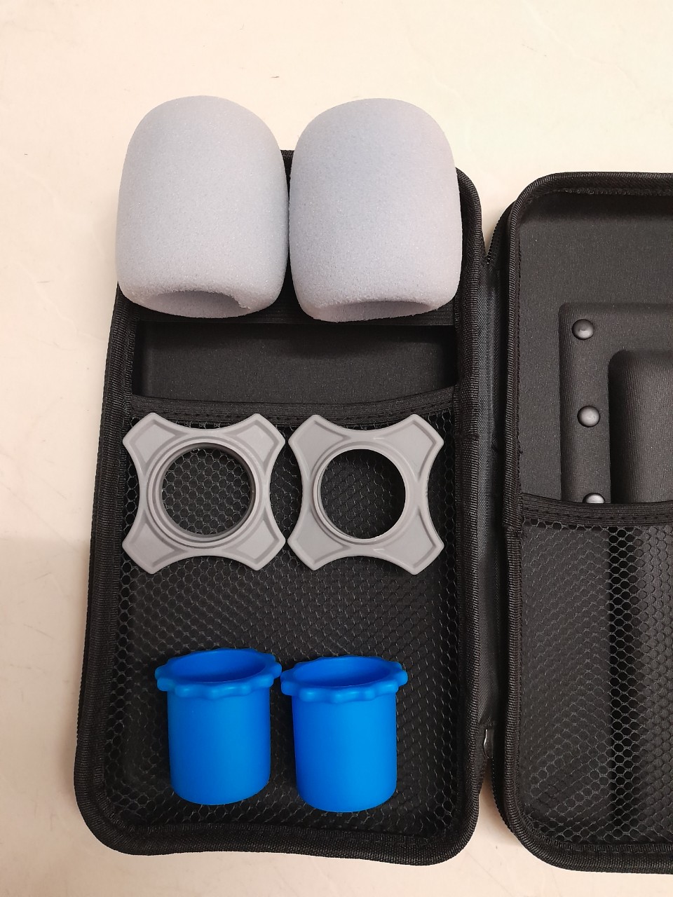 Hộp đựng micro không dây và chống lăn