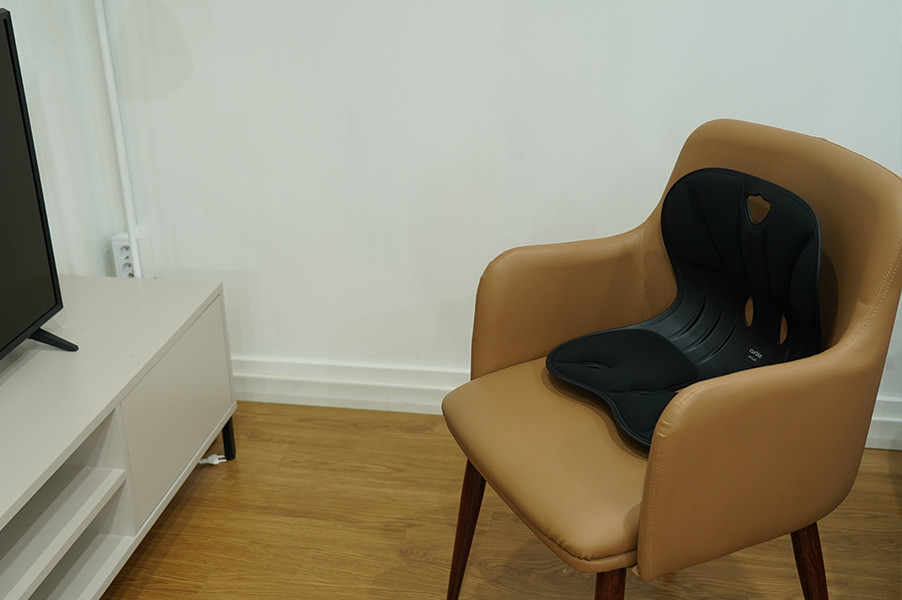 [매장정폼] Curble Chair Wider Black 에이블루 커블체어 와이더 Ablue Made in Korea