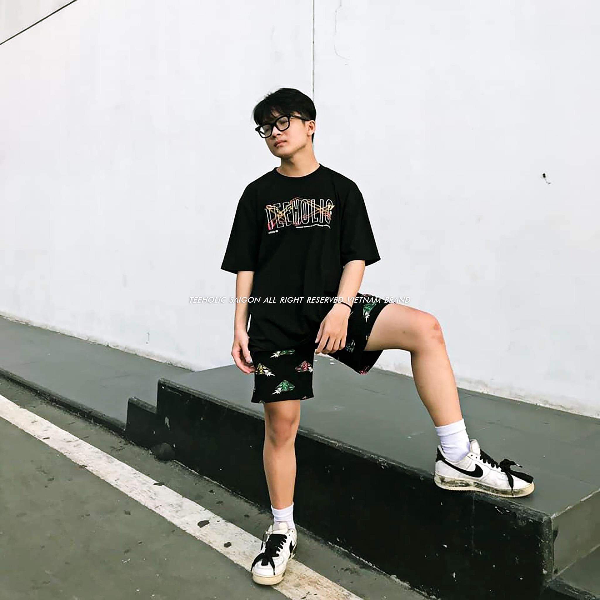 Áo Thun Nam Nữ TEEHOLIC Màu Đen Teeholic - Thsi1