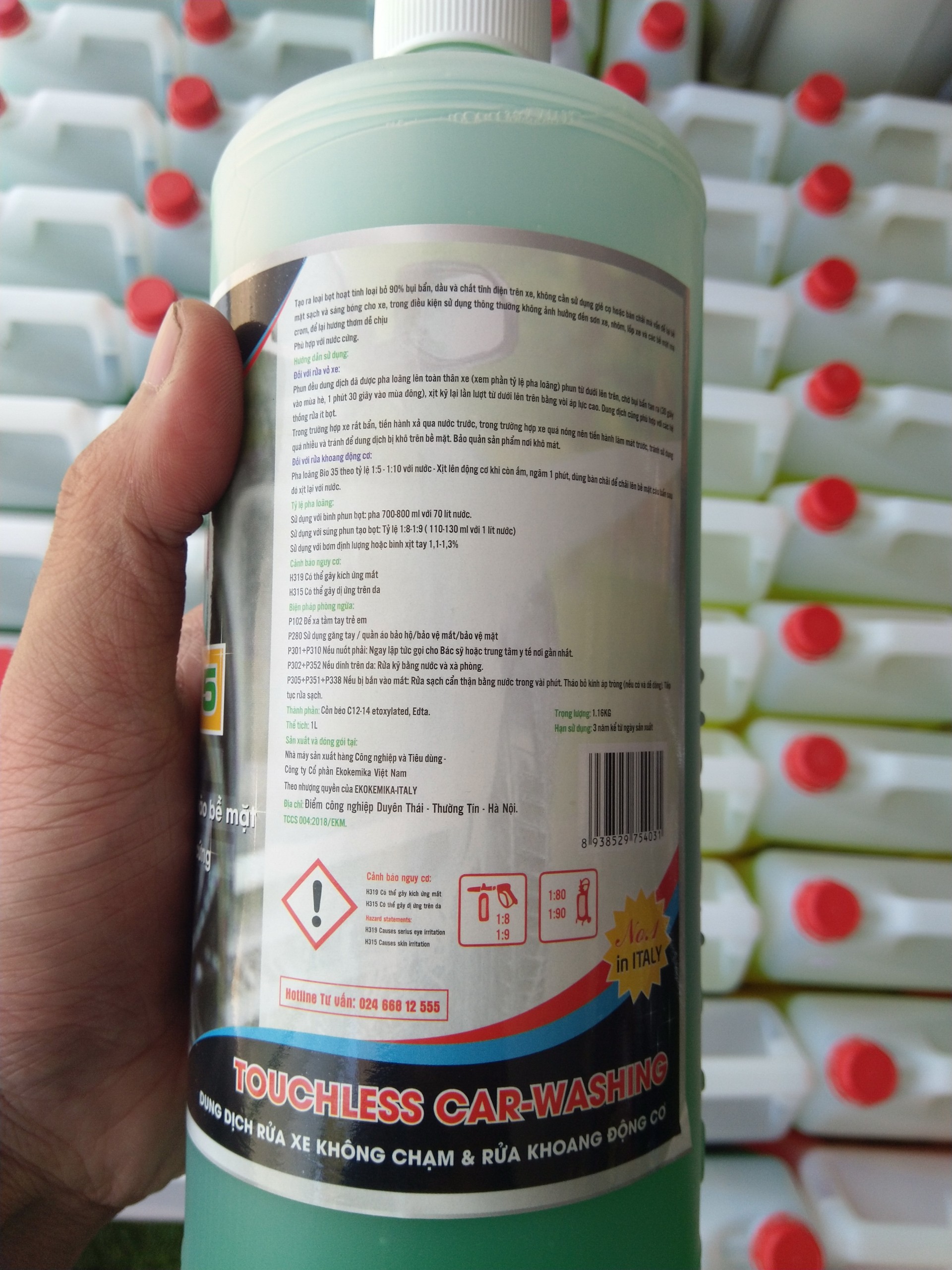 Dung Dịch Rửa Xe Không Chạm Ekokemika Bio 35 1L