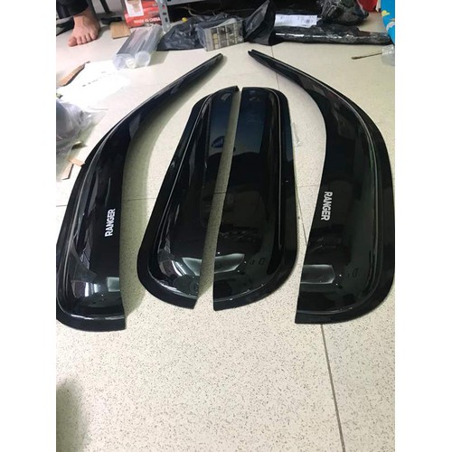 Vè mưa đen xe Ford Ranger
