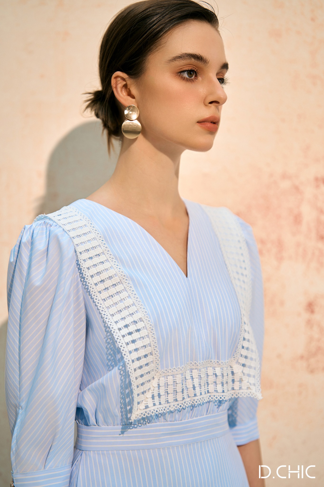 D.CHIC Váy cổ V tay lỡ phối ren MS: 2813446