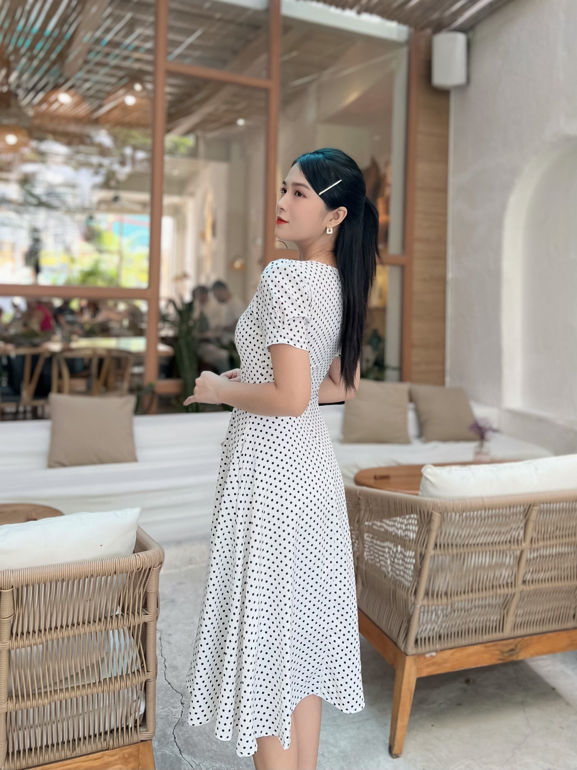 Đầm dáng xòe cổ V chấm bi phối hoa K219