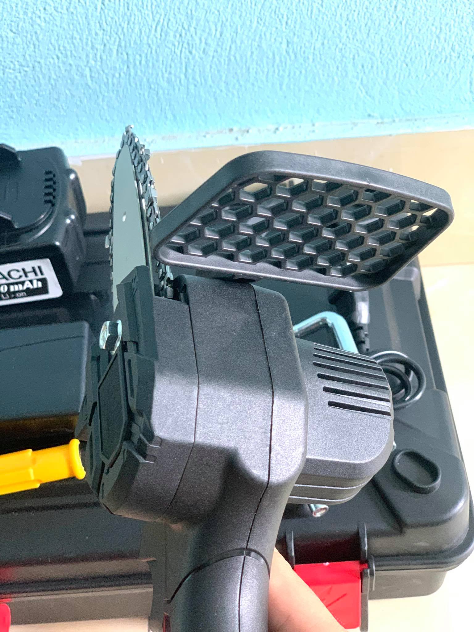máy cưa xích pin hitachi 168v