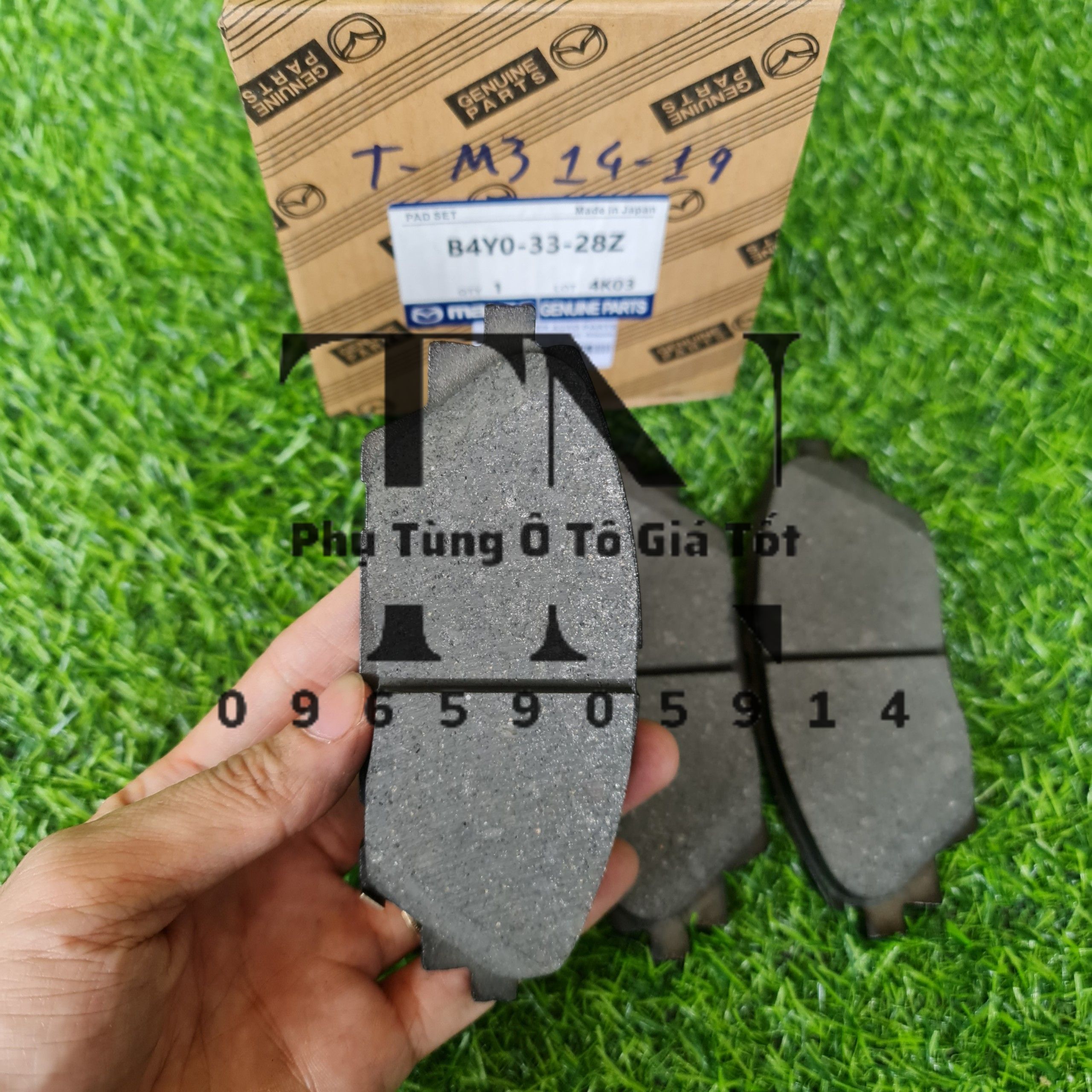 Má phanh, bố thắng trước xe Mazda 3 2014 - 2019 (Mã: B4Y03328Z)