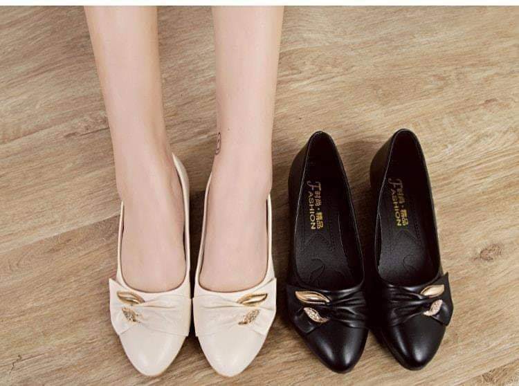 Giày bít mũi da mềm đế xuồng cao 3cm