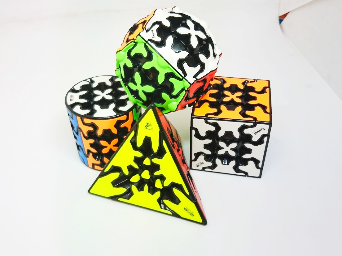 Rubik Qiyi Gear Round Rất Tốt
