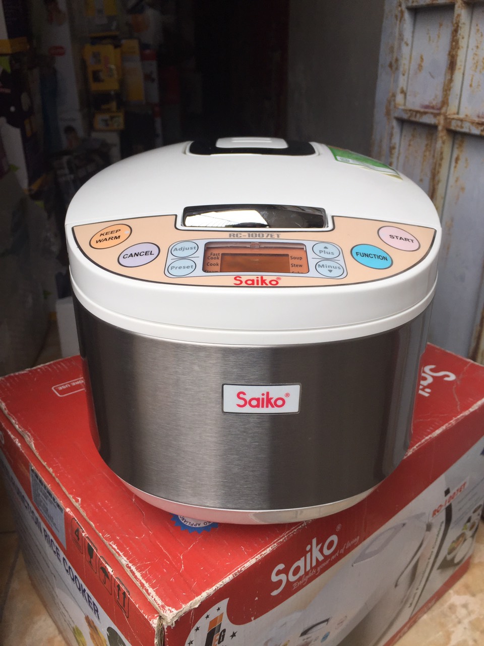 Nồi cơm điện tử Saiko RC-1007ET 1.0L (Trắng)