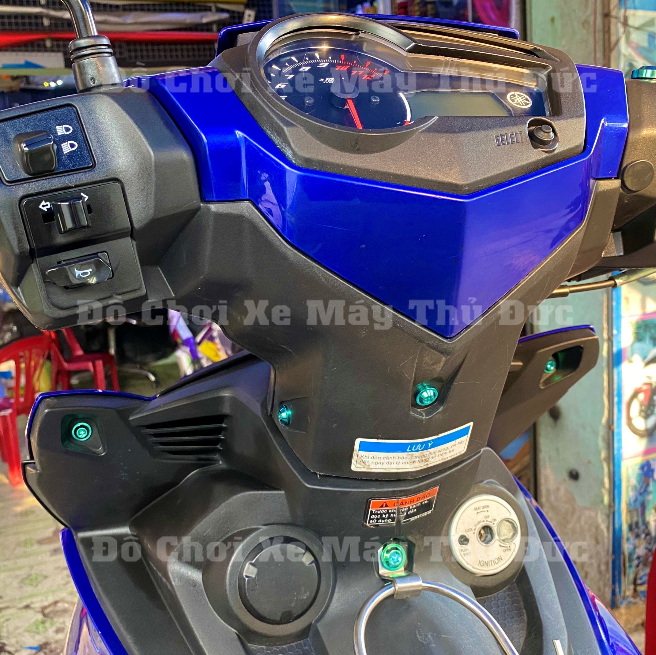 Ốc titan 5li xoắn gắn dàn áo yamaha