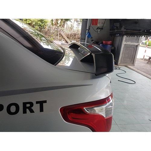 ĐUÔI GIÓ THỂ THAO CÓ ĐÈN HYUNDAI I10 MỘC