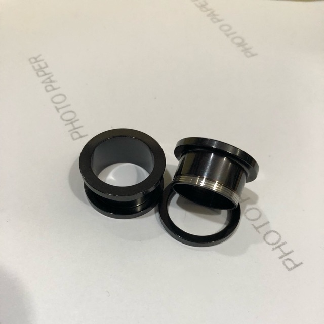 Cặp khuyên nong tai 10mm vành dày màu đen