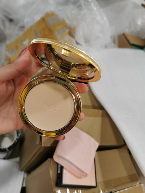 Phấn Phủ Gucci Poudre 020100 Dạng Nén