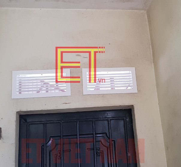 Cửa gió nan thẳng cổ 200x200