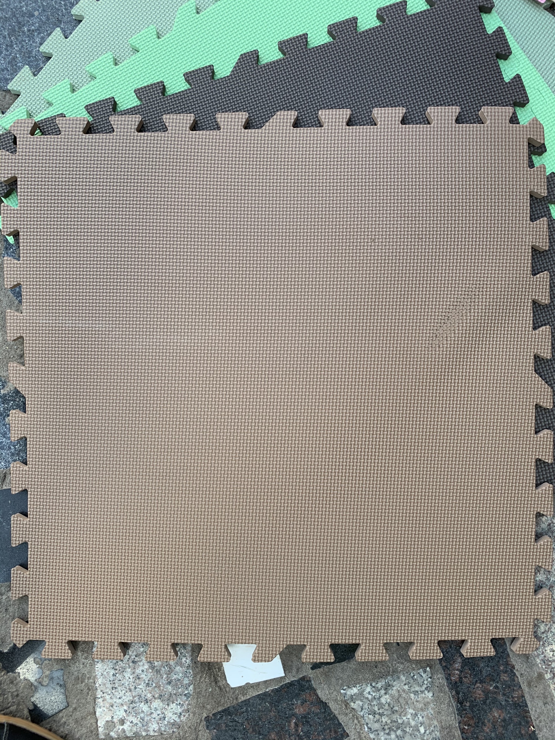 [HCM]Thảm xốp kích thước 60.60 dày 1cm  1 viền chéo