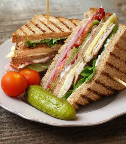 Máy làm bánh mì sandwich tiện dụng