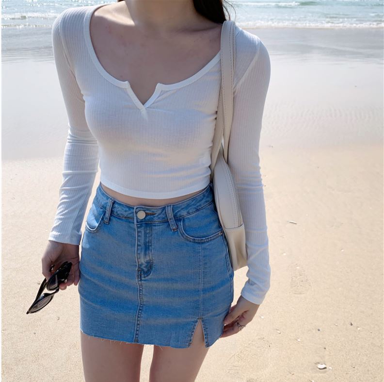 Áo thun nữ cổ hình chữ V