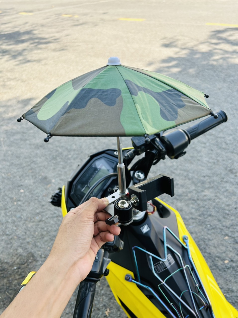 Combo Giá Đỡ Điện Thoại Xe Máy + Dù Mini