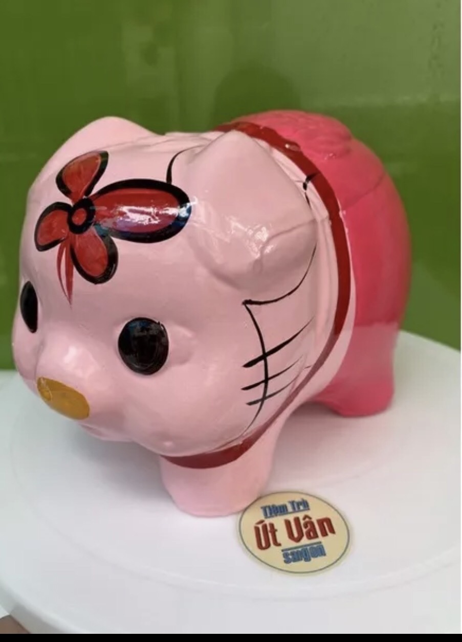 Heo đất tiết kiệm Helo Kitty size M ( 18x10x13 )