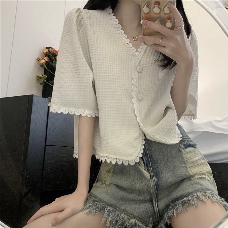 Áo sơ mi phối viền ren
