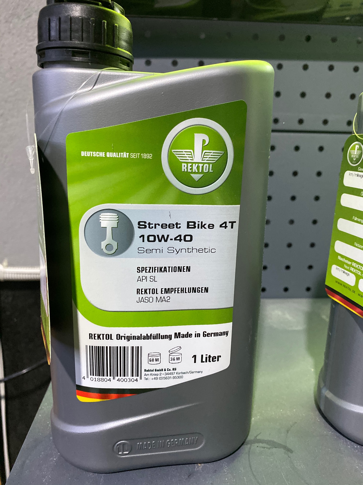 [HCM]1 Lít Nhớt Rektol Street 10W40 sản phẩm được Tô Hà Đông nghi tin dùng