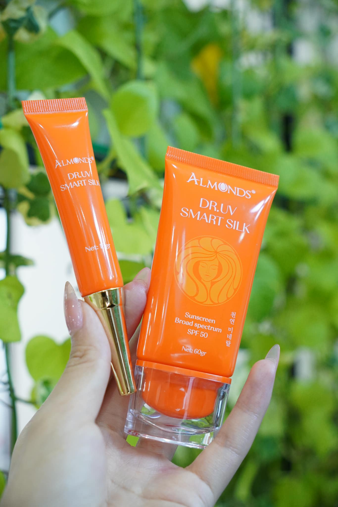 Kem Chống Nắng Almonds Dr.UV Smart Silk SPF 50+