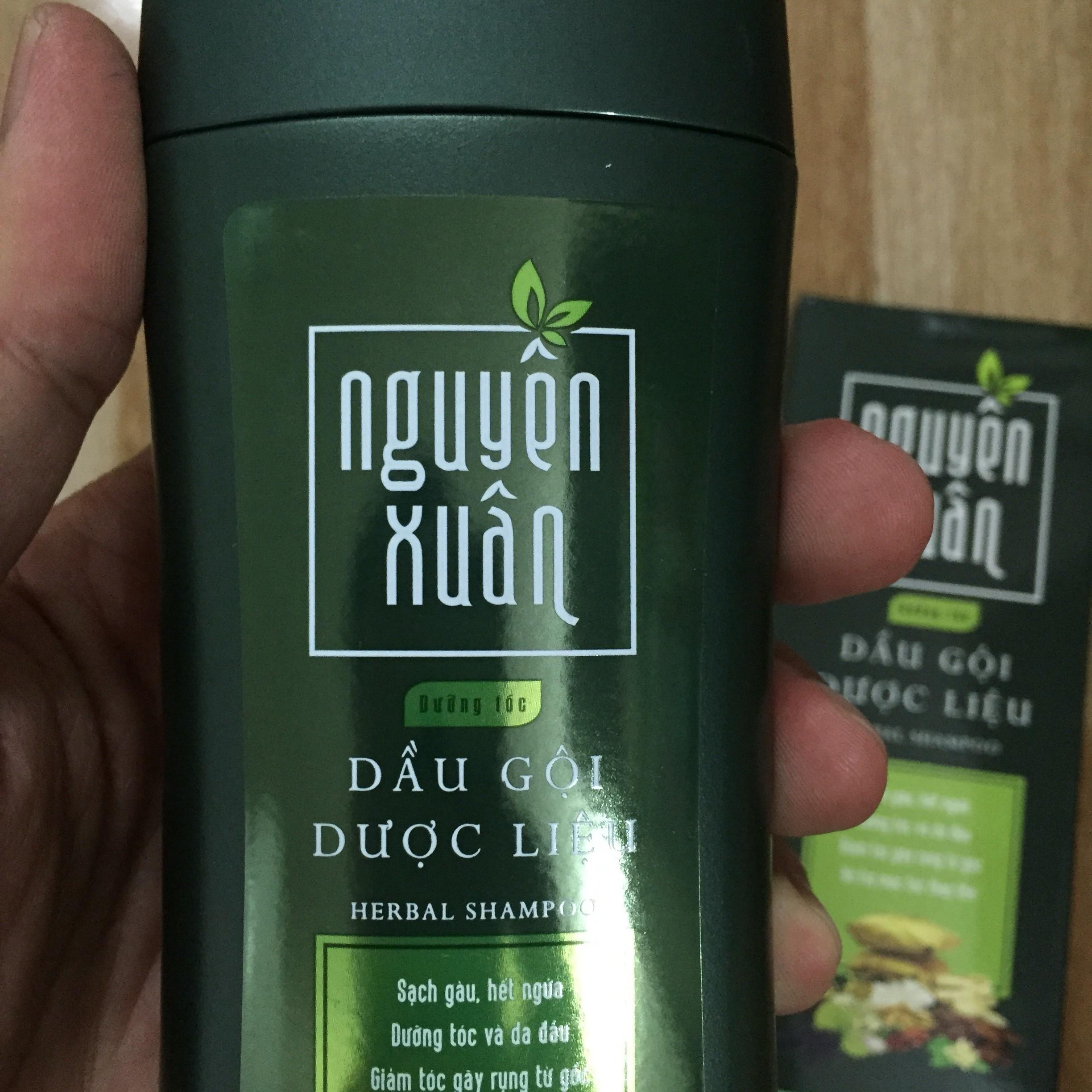 DẦU GỘI NGUYÊN XUÂN màu xanh