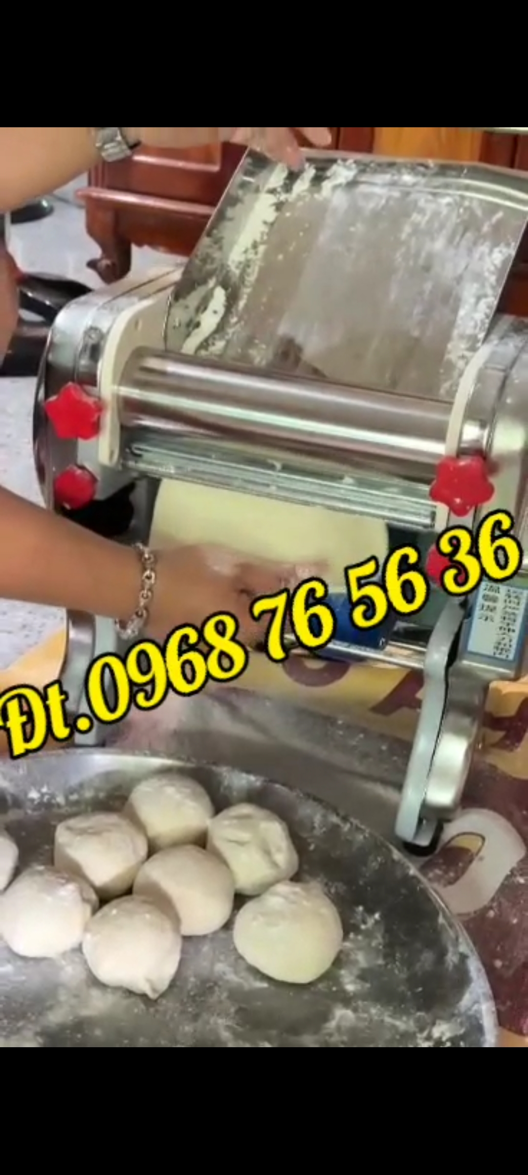Máy cán bột mì làm bánh