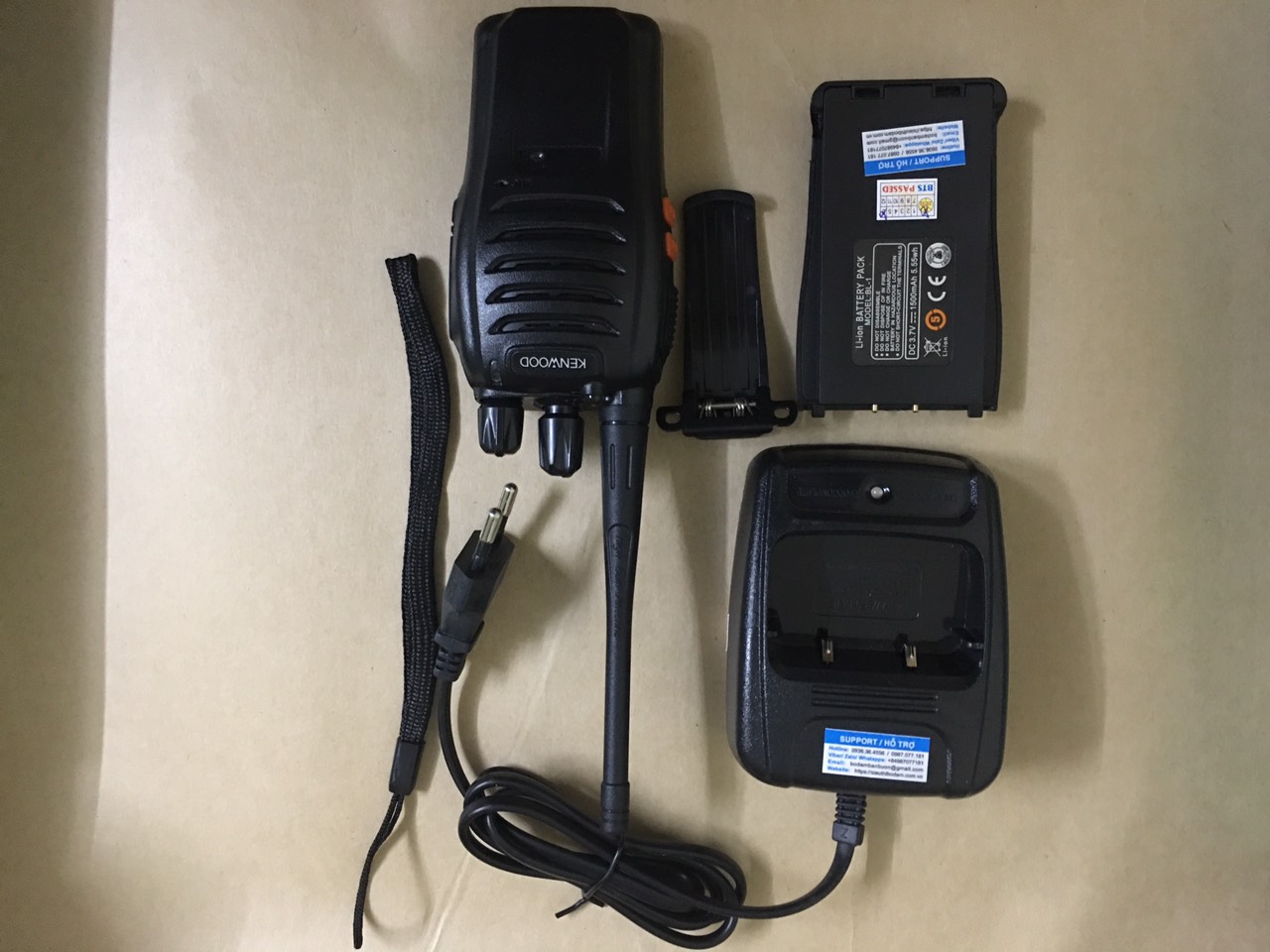 Bộ 2 Bộ đàm Kenwood TK608