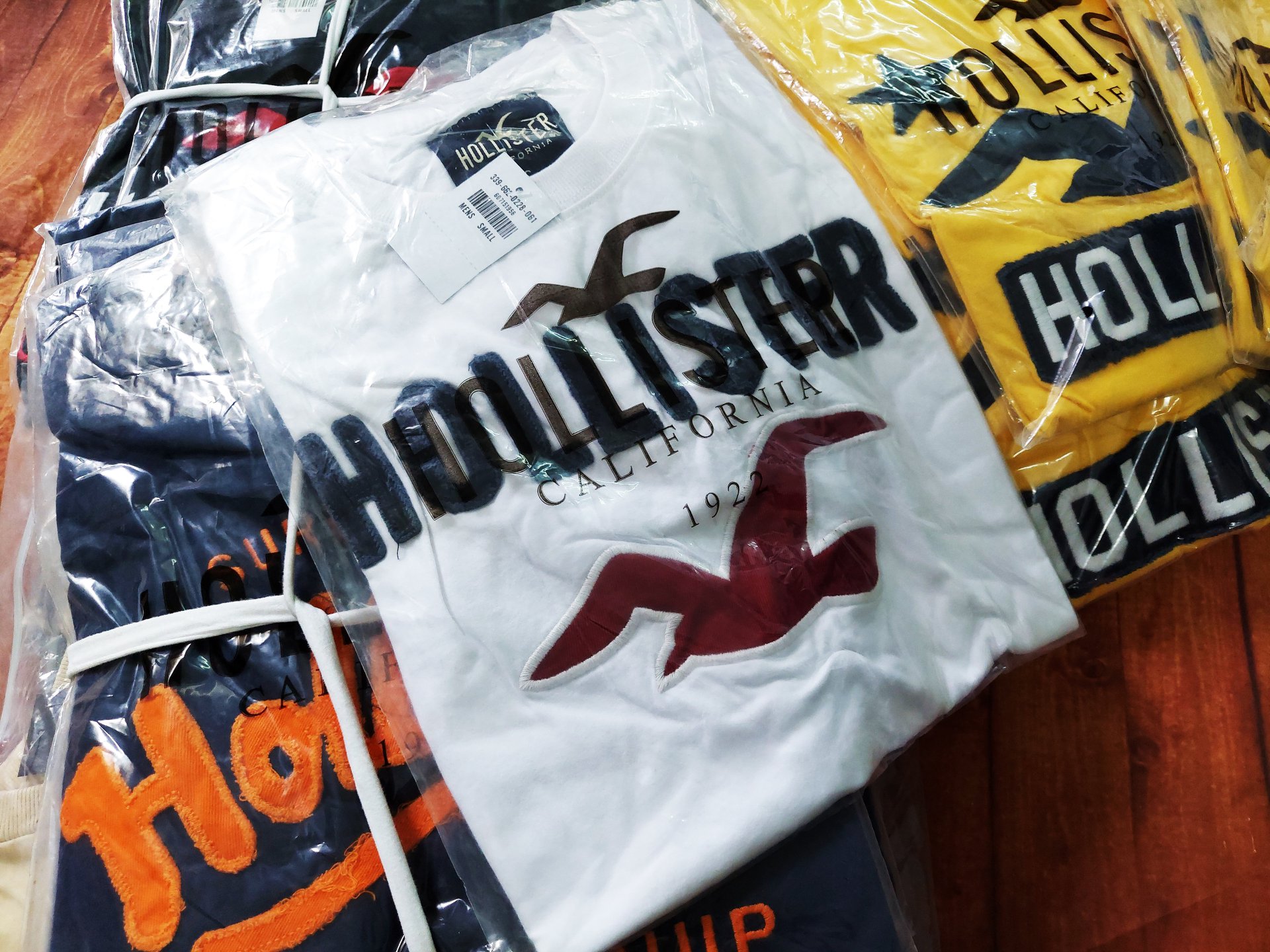 Áo thun Hollister White new