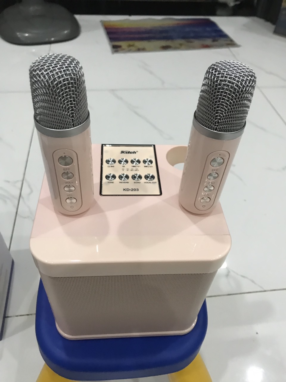 Loa karaoke mini KD203 kèm 2 mic không dây