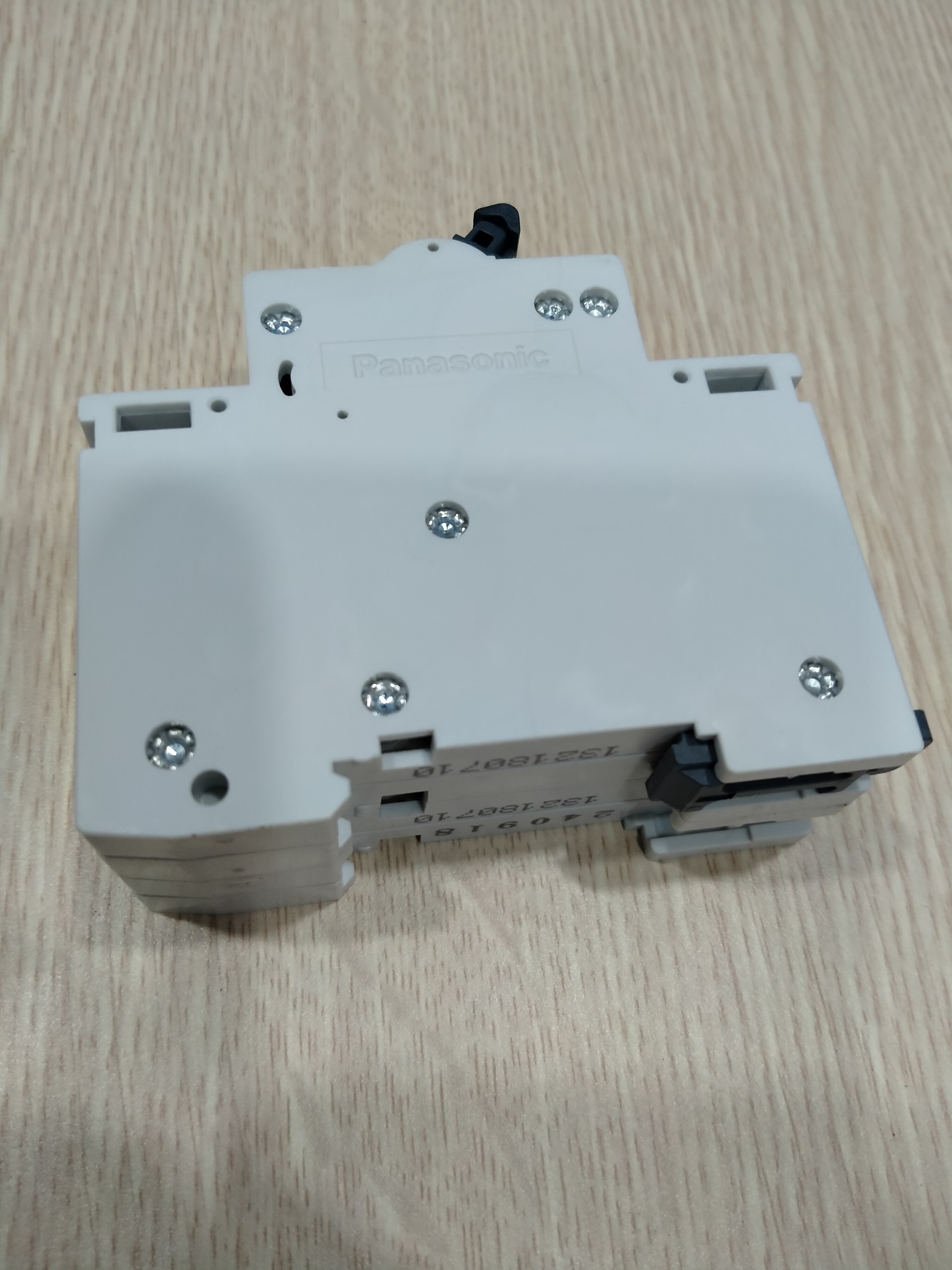Aptomat 2P 10A, 16A, 20A--63A Panasonic