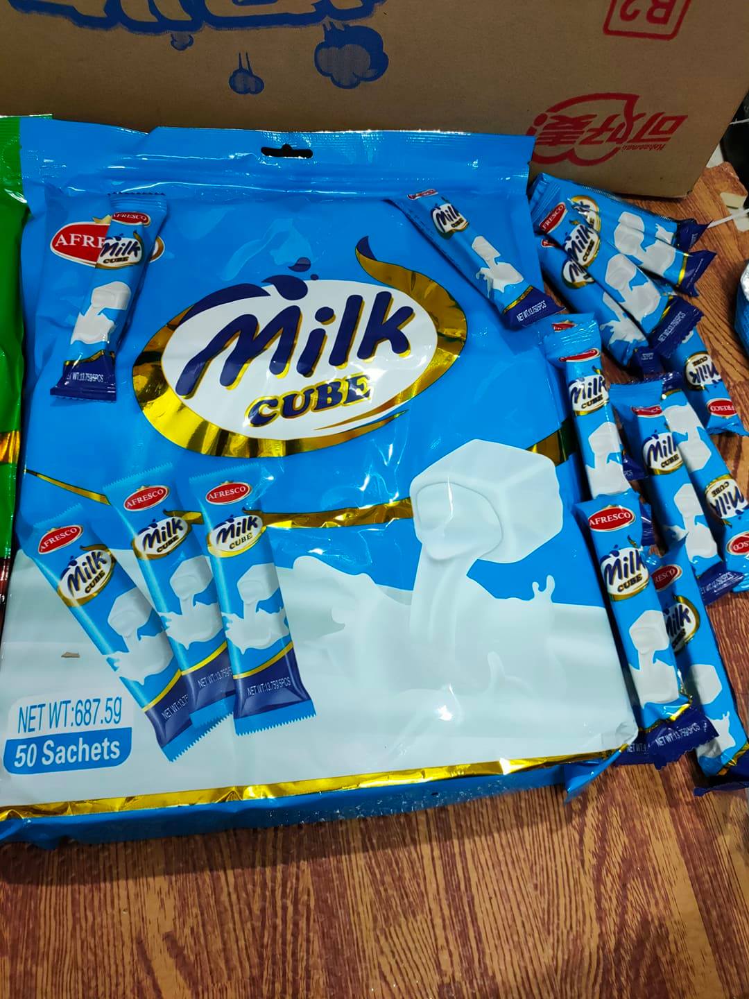 [ Sẵn hàng ] Combo 30 gói ( 13,7gr/gói - khoảng 150 viên ) Kẹo viên sữa chua MILK / CHOCO CUBE siêu ngon