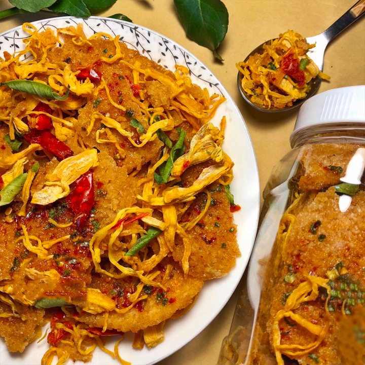 500g Cơm cháy mắm hành lắc Khô gà loại ngon
