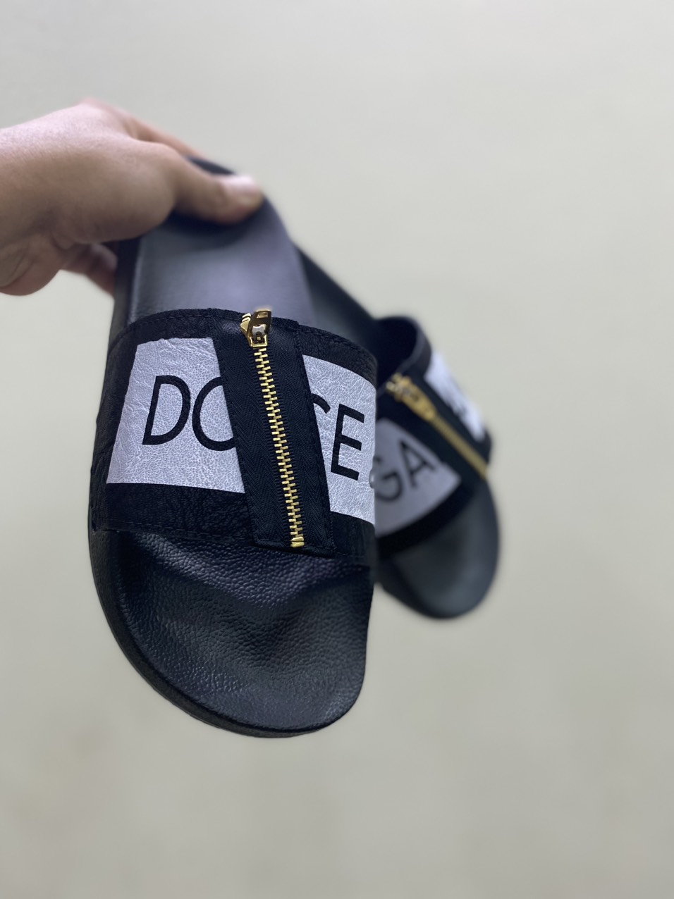 Dép nam Dolce khóa zip mẫu mới nhất