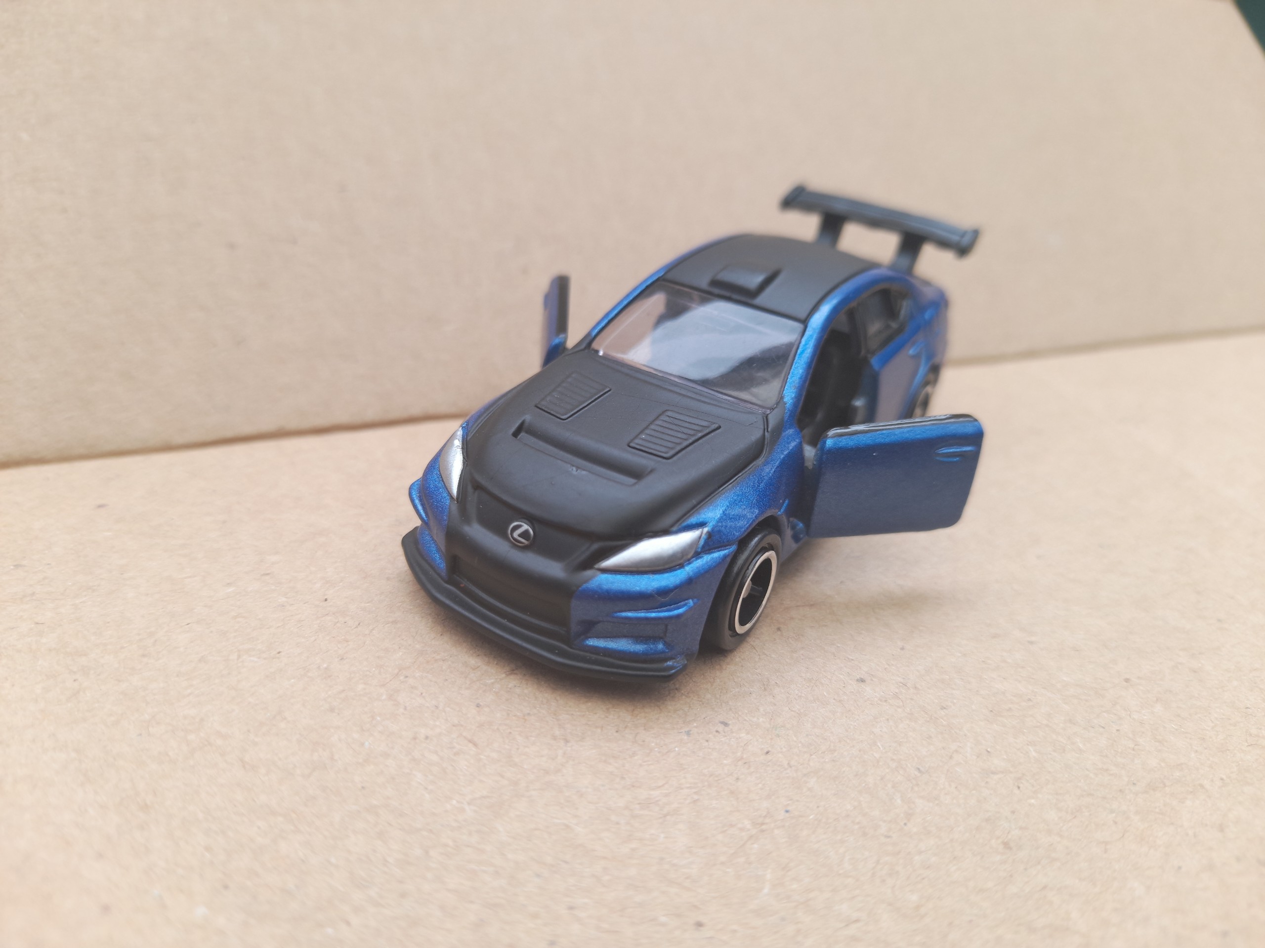 Xe mô hình Tomica - Xe kim loại - Xe Lexus màu xanh mở được cửa giá rẻ cho bé sưu tầm