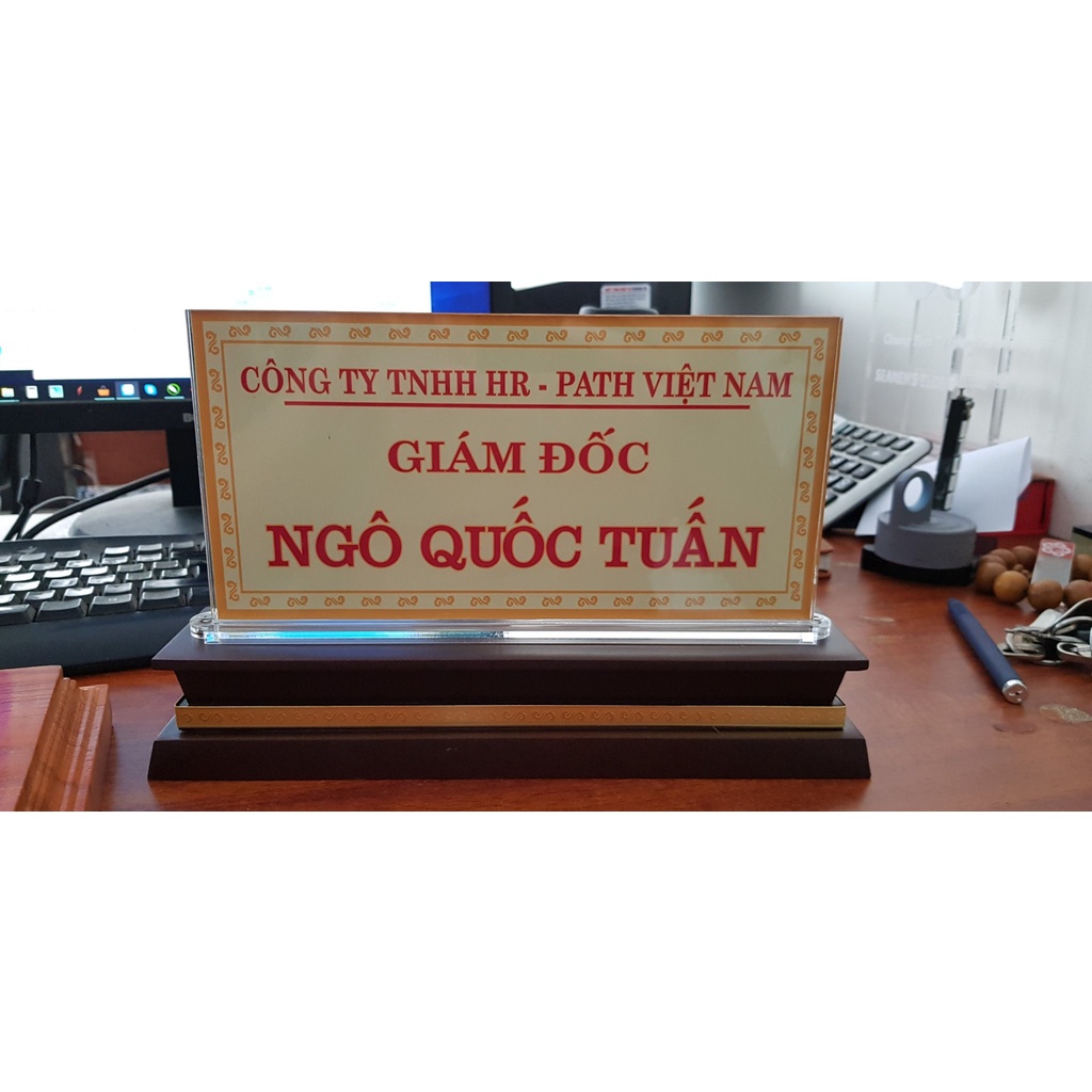 combo 5 biển chức danh đế gỗ mặt mica