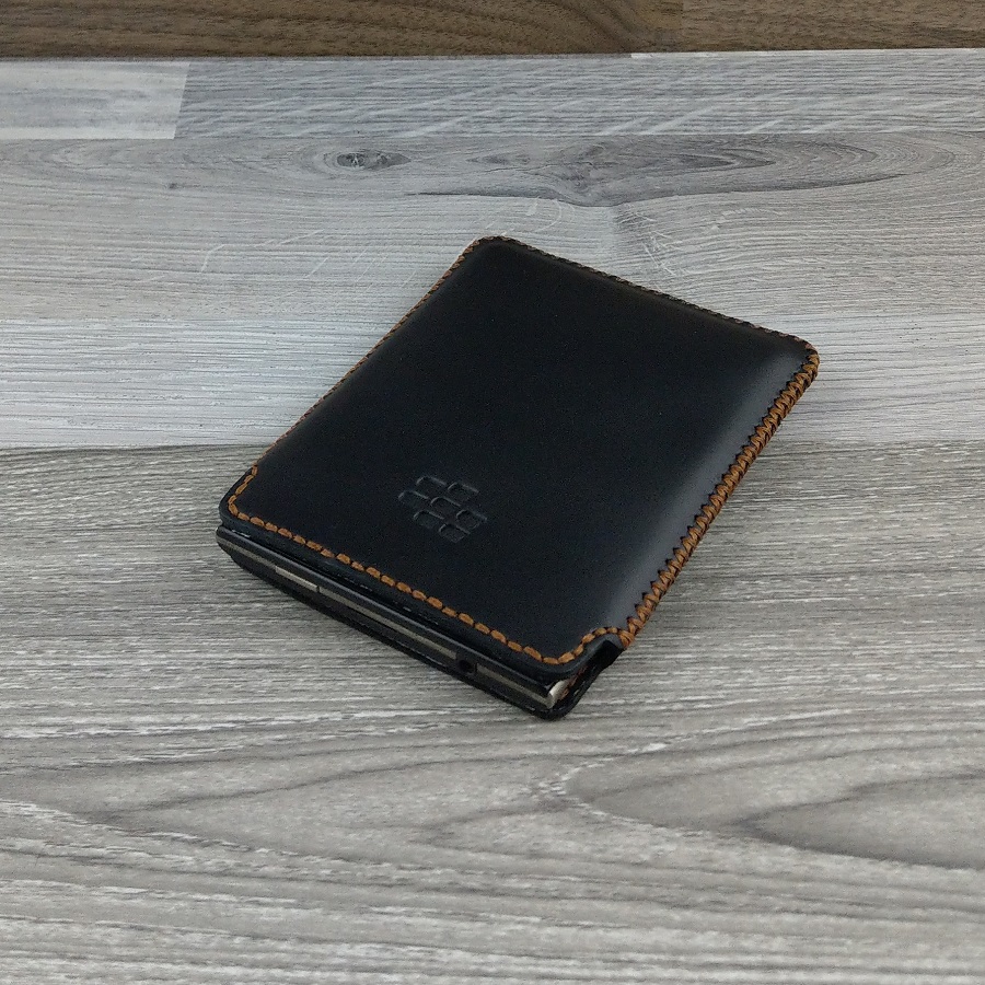 Bao Da Rút Blackberry Passport Style Da Bò