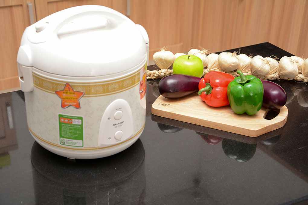 Nồi cơm điện Sharp 1 lít KS-11EV ( Hàng trưng bày )