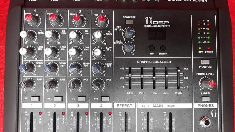 Mixer bàn Yamaha-402