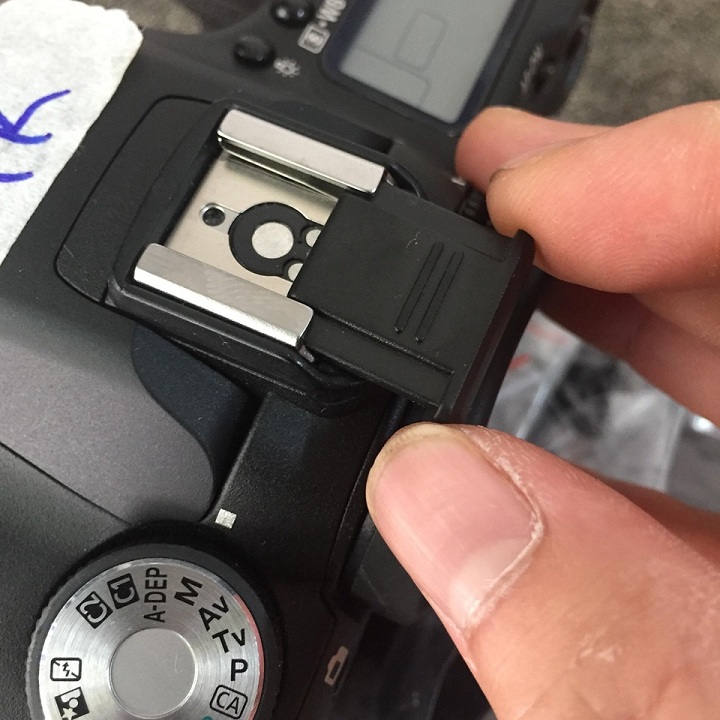 Hotshoe chân cài Flash máy ảnh