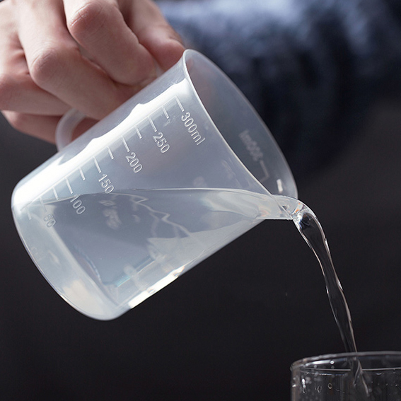 [HCM SHIP NHANH]Bộ 2 ca đong nhựa pha chế 300ml