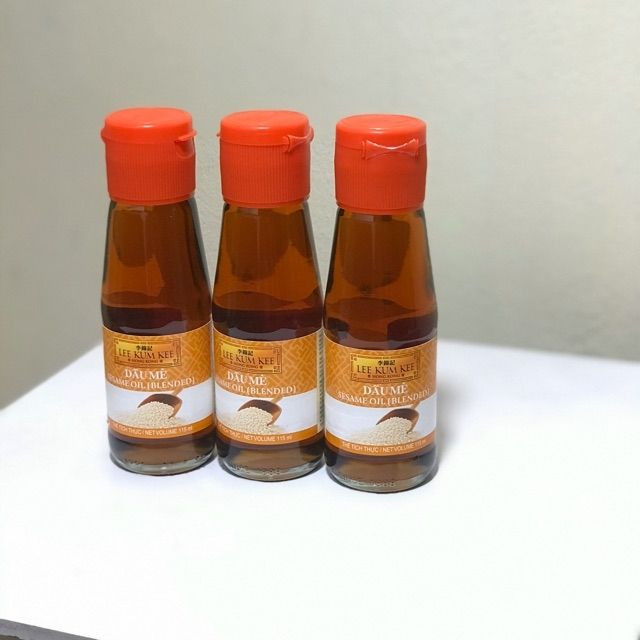 Dầu Mè Thượng Hạng hiệu Lee Kum Kee chai 115ml
