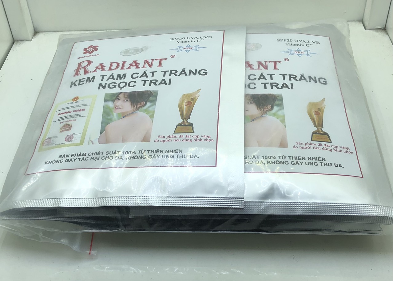 RADIANT kem tắm cát trắng NGỌC TRAI