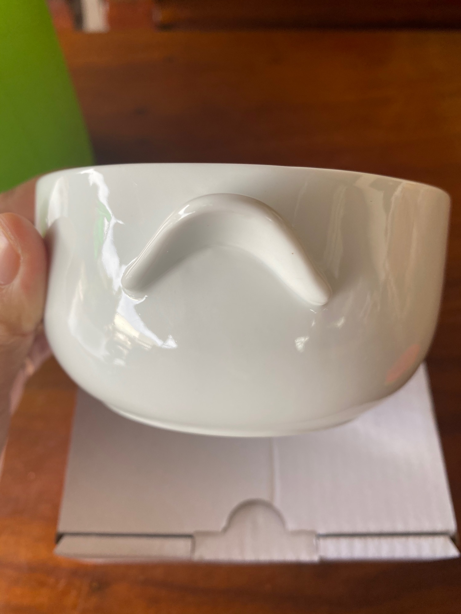 Thố chưng yến có hoạ tiết