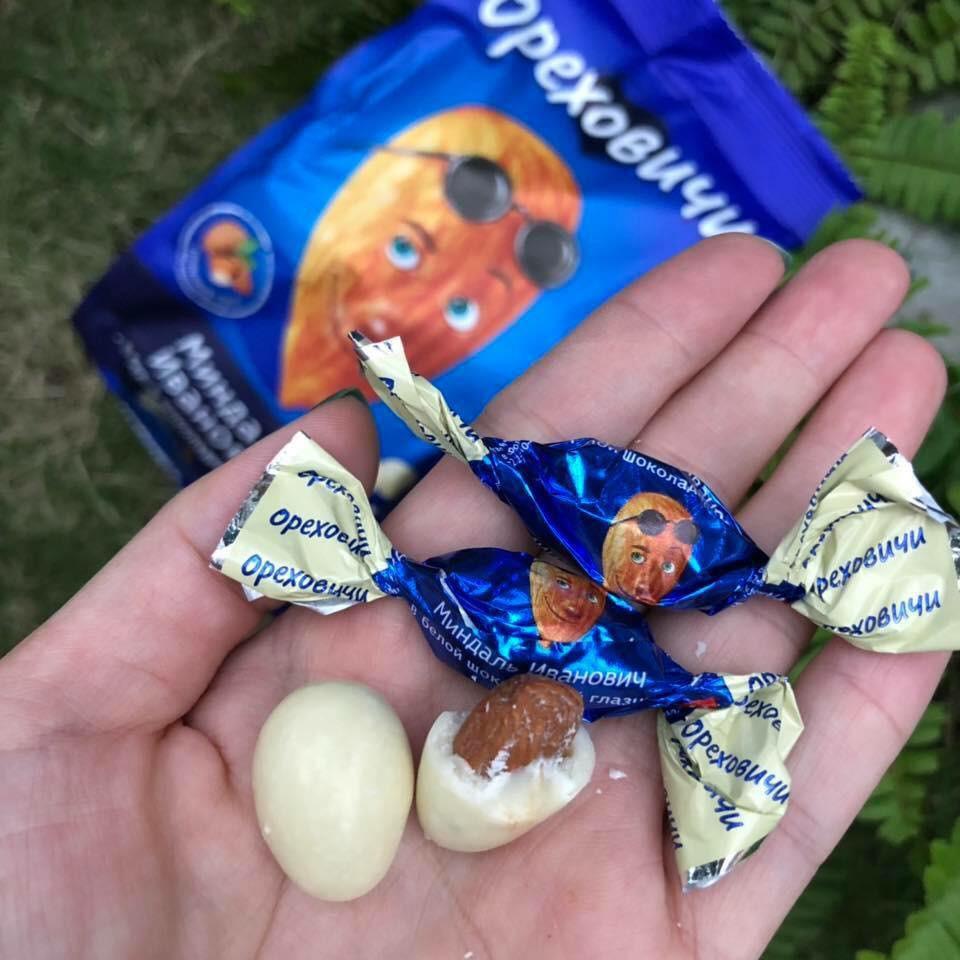 Kẹo chocolate hạnh nhân Ivan Nga, gói 400 gam